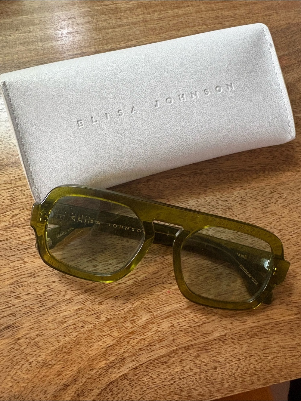 Elisa Johnson Jane Aviator Style Sunglasses in Olive Green 🫒 - Picture 2 of 9